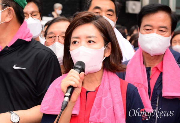 11일 수해 복구 자원봉사를 위해 오전 서울 동작구 사당동을 찾은 국민의힘 나경원 전 의원이 발언하고 있다. 