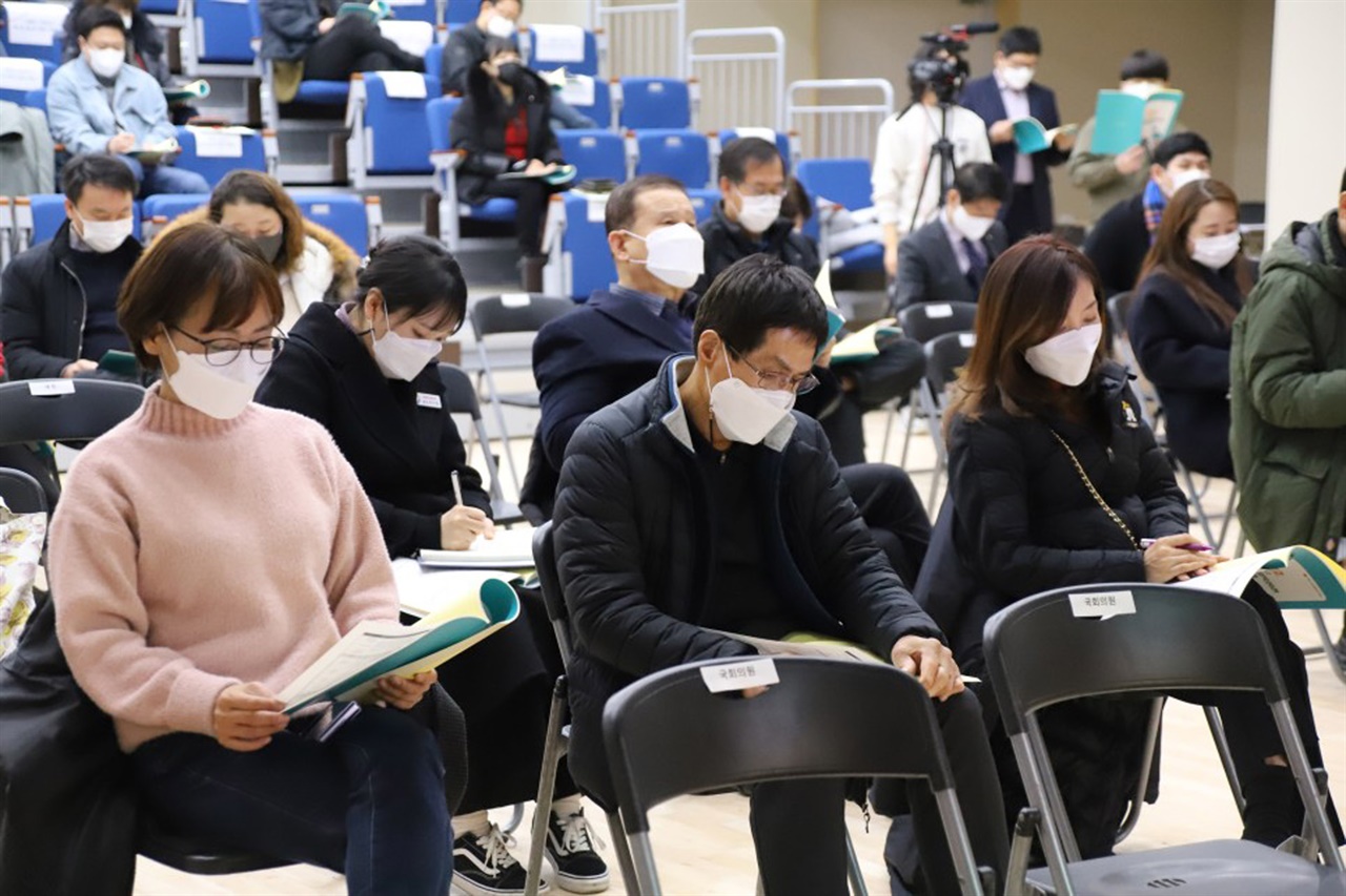 경기 성남시가 11일 오후 2시 수정구 수진1동 수정커뮤니티센터 지하1층 다목적강당에서 ‘2022년 2차 전통시장 및 골목상권 활성화 지원사업 설명회’를 개최했다.