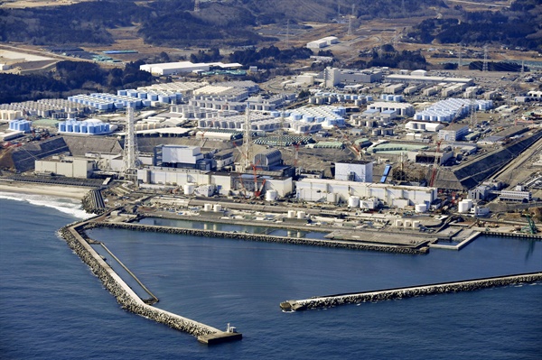 2021년 2월 13일 도쿄 북쪽 후쿠시마현 오쿠마시에 있는 후쿠시마 다이이치 원자력 발전소의 모습. 
