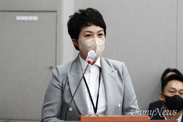 김은혜 대통령실 홍보수석이 23일 오후 국회에서 열린 운영위원회 전체회의에서 의원들의 질의에 답변하고 있다. 