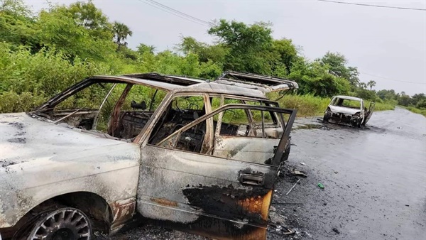 2022년 8월26일 사가잉주 꺼니 지역에서 군부 병력은 차에 타고 있던 민간인 7명을 살해하고 차량도 불태우는 만행을 저질렀다.