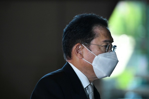 지난 10일 기시다 후미오 일본 총리가 집무실로 향하고 있다. 