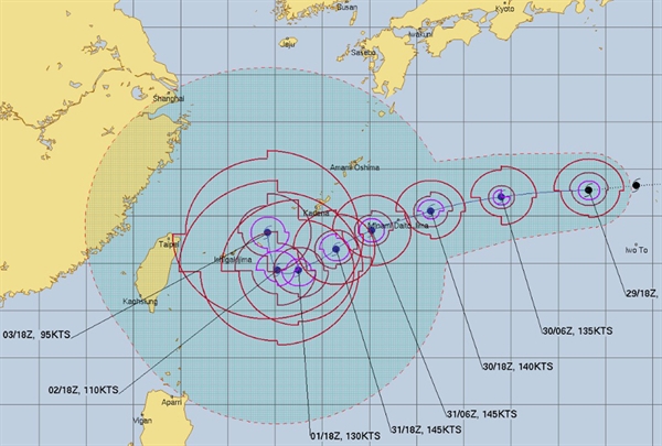 미국 합동태풍경보센터가 예측한 제11호 태풍 힌남노 이동 예상 경로.