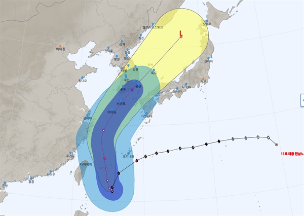  기상청이 공개한 11호 태풍 '힌남노' 최근접 예상도. 2일자 오전 10시 발표 내용이다. 현재 중심기압 935헥토파스칼(hPa), 강도 ‘매우 강’을 유지하면서 시속 4㎞ 속도로 느리게 북상하고 있다. 