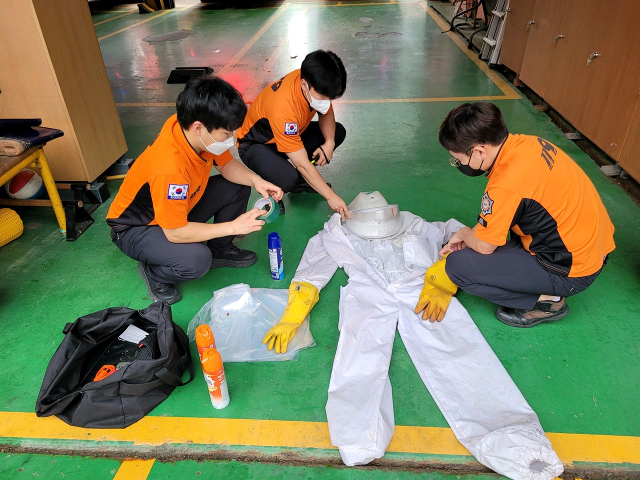 전남 순천 연향119안전센터는 추석연휴를 앞두고 부서장 주관 하에 위험예지훈련 및 벌집제거 매뉴얼 숙지 등 출동태세를 강화했다.