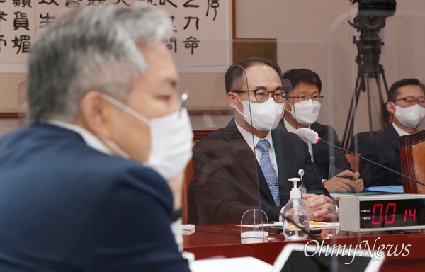 이원석 검찰총장 후보자가 5일 서울 여의도 국회 법제사법위원회에서 열린 인사청문회에 출석해 있다. 