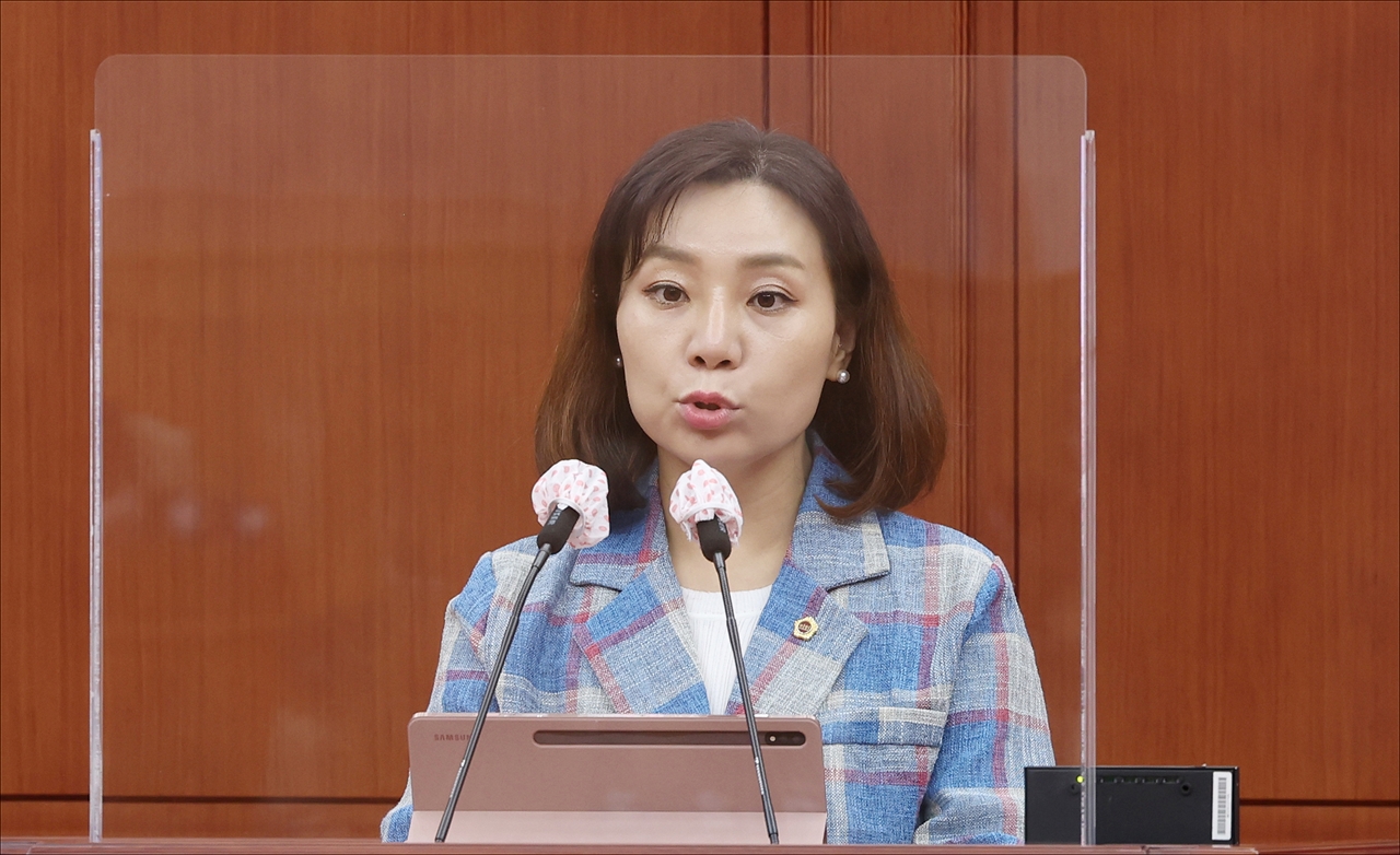 더불어민주당 김민숙(비례) 대전시의원이 5분 자유발언을 하고 있다.