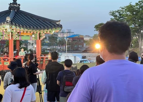 홍주읍성에서는 달빛체험, 국악, 가요, 청소년 버스킹, 미디어아트 등 다양한 문화예술공연이 열리면서, 지역주민들에게 큰 관심과 즐거움을 선사해왔다. 그러면서, 서서히 문화공간으로 자리매김하고 있다.