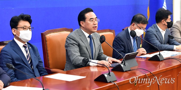 더불어민주당 박홍근 원내대표가 22일 서울 여의도 국회에서 열린 정책조정회의에서 발언하고 있다.