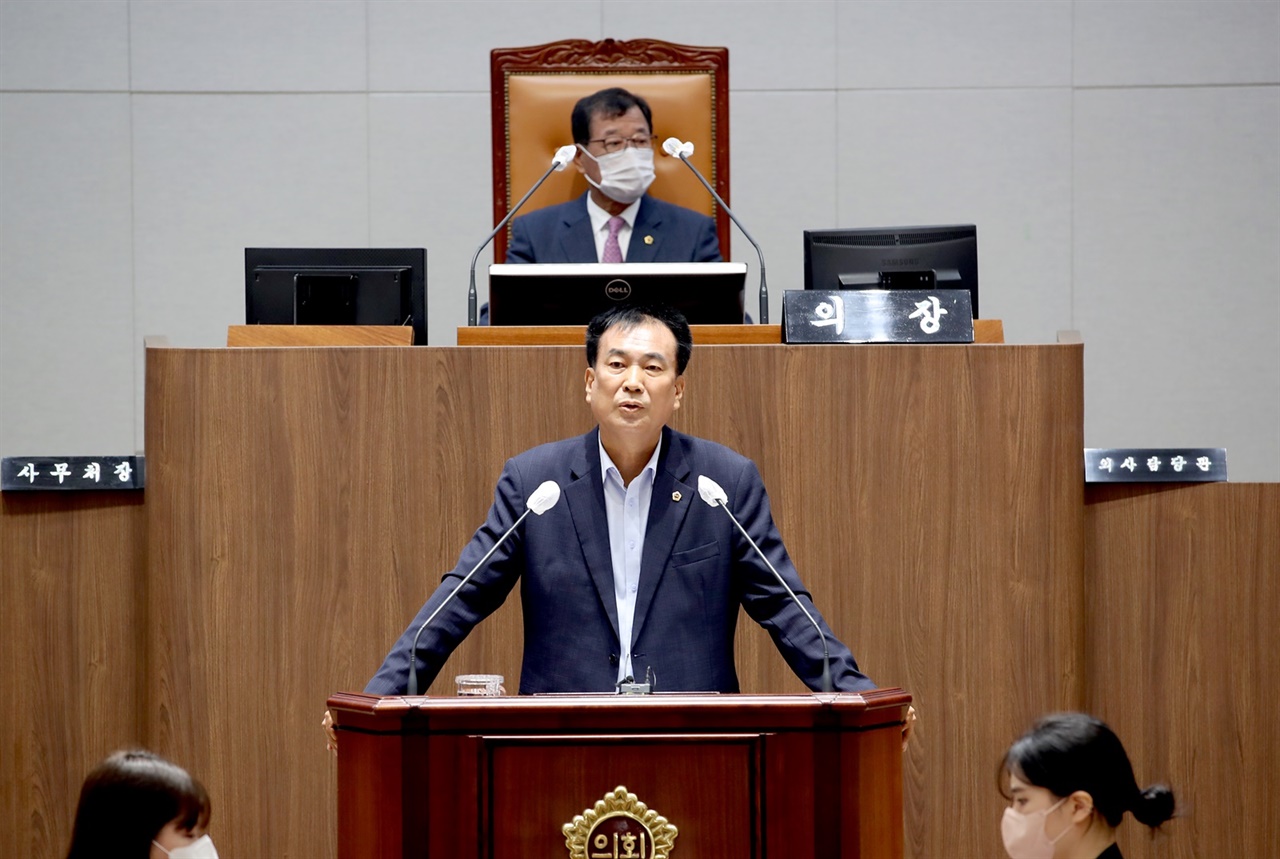  쌀값 안정을 위한 충남도의 선제적 대책을 촉구하고 있는 방한일 의원.