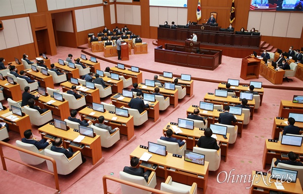 부산시의회 본회의 모습. 시의회는 내달 2일부터 행정사무감사에 들어간다.