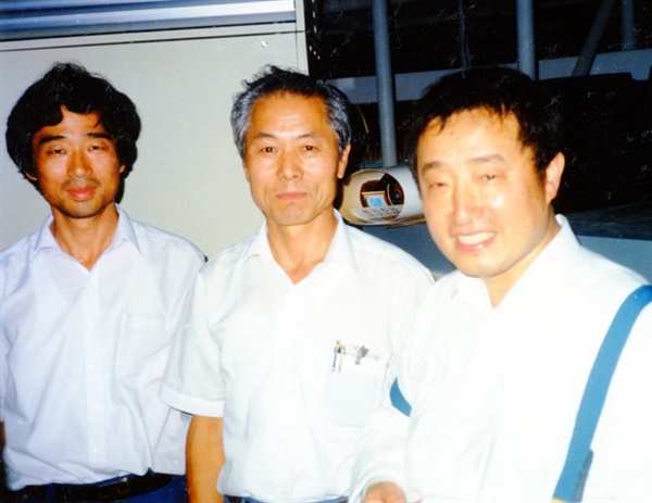 1988년 다다익선 '이정성' 기술자와 '안종현' 운영 및 시설관리 책임자 그리고 '백남준'  	