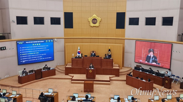 대전시의회는 29일 오전 제267회 제1차 정례회 제4차 본회의를 열어 찬반 논란이 뜨거웠던 '대전광역시 유아교육비 지원 조례안'을 통과시켰다.