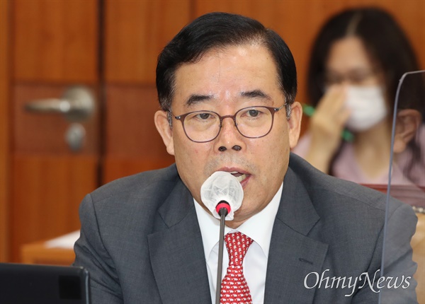 박성중 국민의힘 의원이 6일 국회에서 열린 과학기술정보방송통신위원회 국정감사에서 의사진행발언을 하고 있다. 


