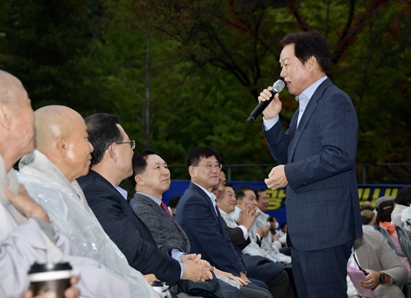 9일 늦은 오후 경남 합천 소재 법보종찰 가야산 해인사 특별무대에서 열린 ‘국민 치유 달빛 음악회'에 박완수 경남도지사가 함께 했다.