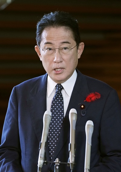 기시다 후미오 일본 총리가 2022년 10월 4일 오전 일본 도쿄에서 기자들과 만나고 있다.