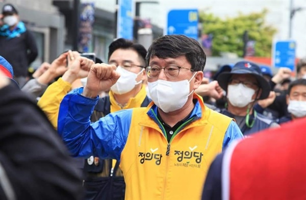 신현웅 정의당 충남도당 위원장이 SPL평택제빵공장 여성노동자 사망과 관련해 "SPC는 노동 인권·안전문제를 해결하라"고 촉구했다.