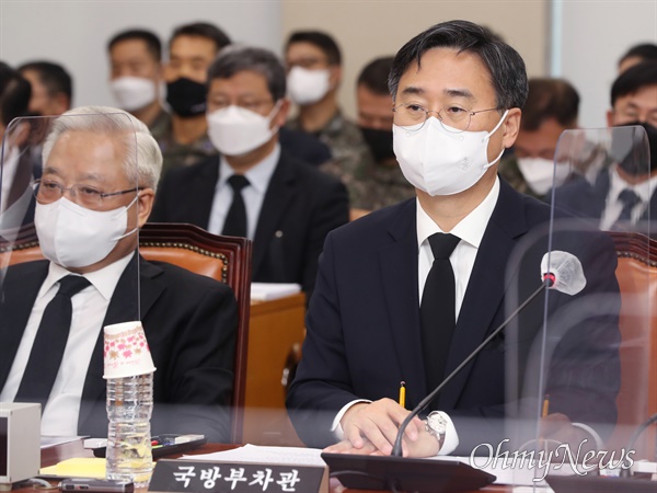 신범철 국방부 차관이 지난해 11월 4일 서울 여의도 국회에서 열린 국방위원회 전체회의에 출석해 있다. 
