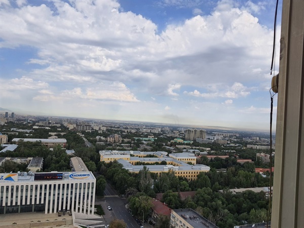 카자흐스탄 알마티: 인구 2백만의 카자흐스탄 최대 경제도시다