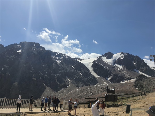 침블락(Shymbulak): 3,200m 높이의 침블락 정상 근처까지 케이블카가 연결되어 있다.