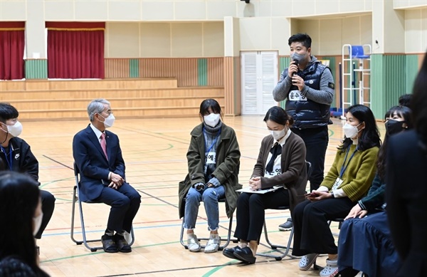 박종훈 경남도교육감은 14일 거제 상동초등학교를 방문했다.