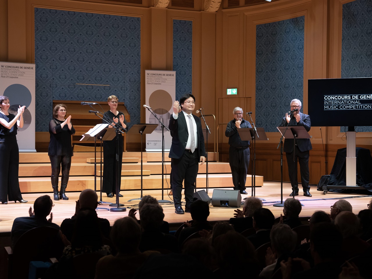 지난 10월 26일, 제76회 제네바국제음악콩쿠르에서 김신 작곡가는 전 세계에서 모인 수많은 지원자들 중 1위를 수상했다. 
