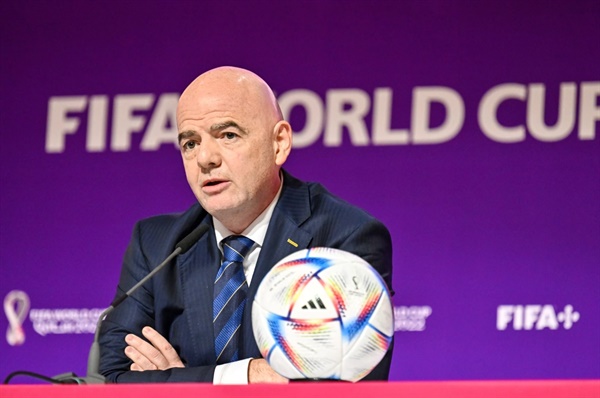  잔니 인판티노 국제축구연맹(FIFA) 회장의 2022 카타르 월드컵 개막 기자회견 
