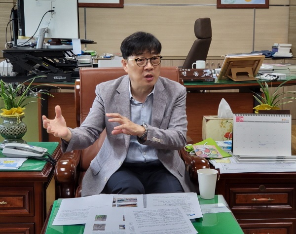 김진동 인천바이오과학고등학교장은 산업구조의 변화에 맞춘 '기술교육'과 전문교육 중심의 '도제교육'으로 변화를 강조했다.