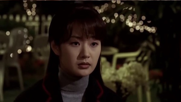  <남자의 향기>로 영화에 데뷔한 명세빈은 청순한 매력으로 2000년대 중반까지 많은 사랑을 받았다.