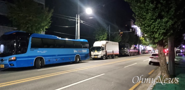 구미시는 화물연대의 총파업과 관련 불법 밤샘주차 단속을 집중 실시하기로 했다.