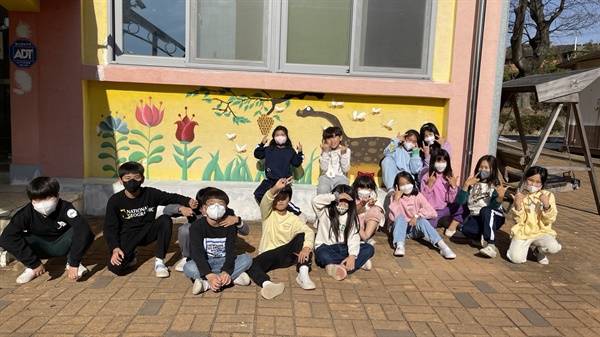 진주 대곡초등학교 ‘꿀벌의 노래’팀.