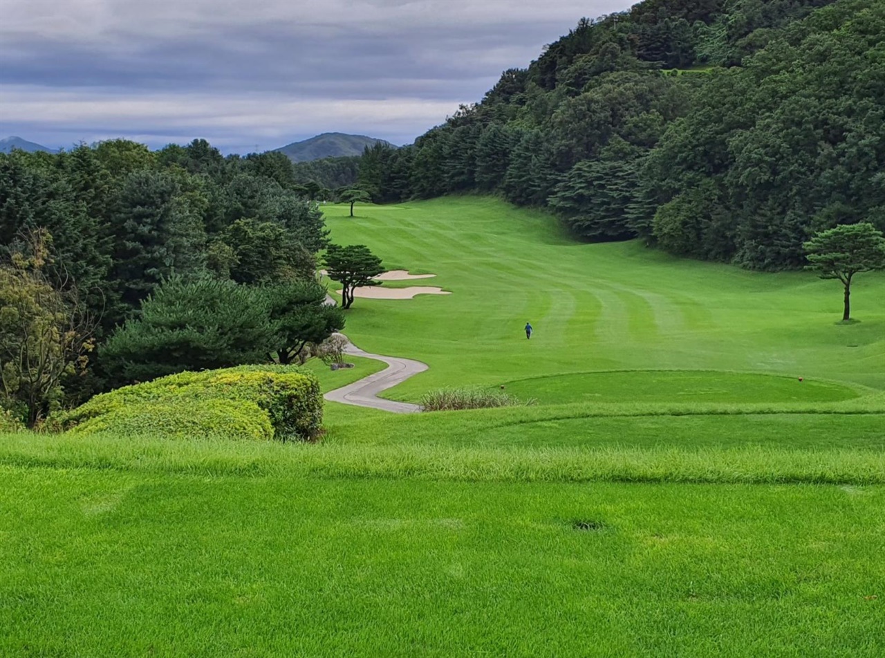 경기도 광주 소재 뉴서울cc 전경(윤석열 정부는 문체부 산하 뉴서울cc/공공형 골프장의 민영화를 추진하고 있다) 