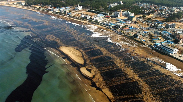2007년 12월 7일 만리포 해상에서 발생한 원유유출사고가 7일 15주년을 맞았다.
