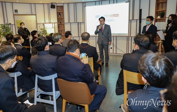  권성동 국민의힘 의원이 12일 오전 서울 여의도 한 카페에서 보수 성향 언론단체 격인 '대한민국언론인총연합회 창립준비위원회 발족식’에 참석해 축사를 하고 있다.