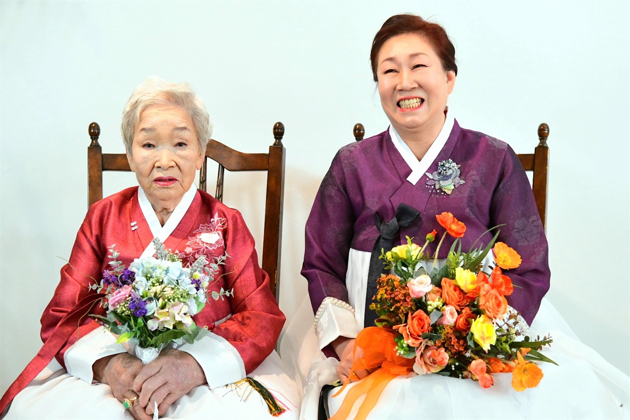 할머니 곽곽분(93세), 딸 문지선(65세).