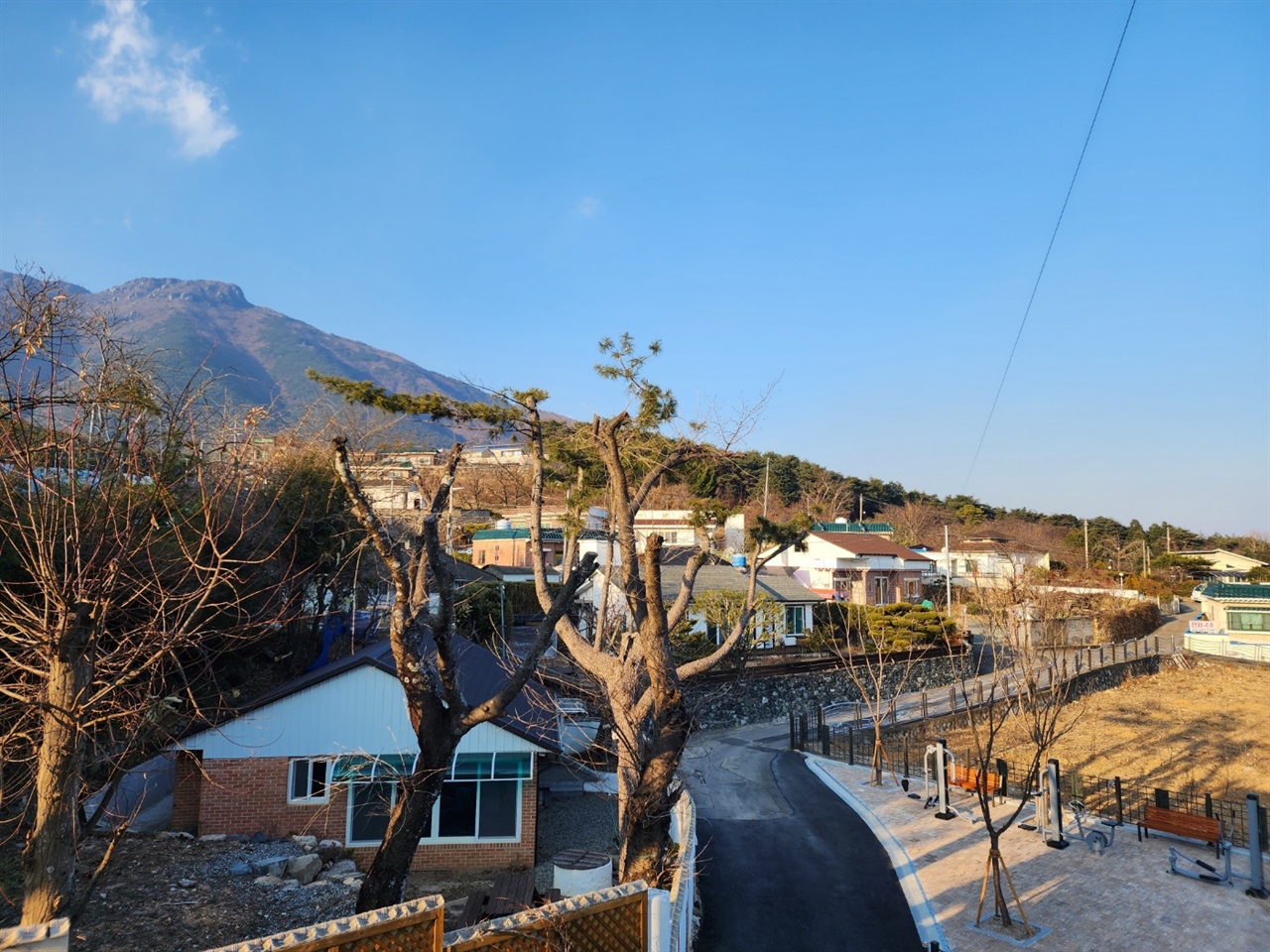  28일 오후 경상남도 양산시 하북면의 평산마을 모습.