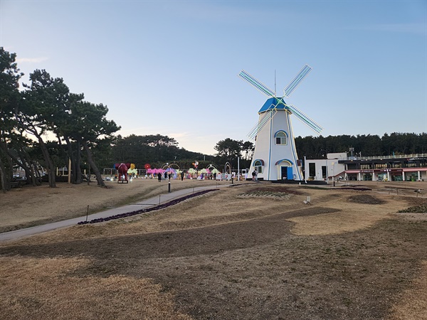  울산 간절곶 풍차 공원 모습