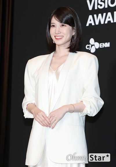 박은빈 박은빈 배우가 8일 오후 서울 마포구 CJ ENM 상암센터에서 열린 < 2023 비저너리(Visionary) Awards > 포토월에서 포토타임을 갖고 있다. < 2023 비저너리(Visionary) Awards >는 2020년부터 CJ ENM이 엔터테인먼트 산업의 트렌드를 주도하며 변화와 혁신을 선도하는 선구적인 인물들을 수상하는 시상식으로, '2023 비저너리'로 선정된 인물은 김혜수 배우, 나영석 PD, 마동석 배우 , 박은빈 배우, 박찬욱 감독, 아이유 가수, 걸그룹 (여자)아이들, 이정재 배우, 이진주 PD, 정서경 작가 등 총 10인이다.