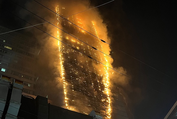 1월 9일 오전 부산시 부산진구 부전동의 한 오피스텔 주차타워에서 화재가 발생했다.