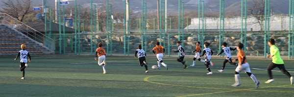 거창스포츠파그에서 열린 ‘2023년 거창군 축구 동계 스토브리그’.