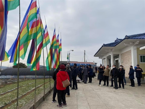 지난 23일 안면도에서는 마을주민들과 안면도 모든 이장들을 초청해, 한 달 전부터 빚은 술로 풍어제를 시작했다.