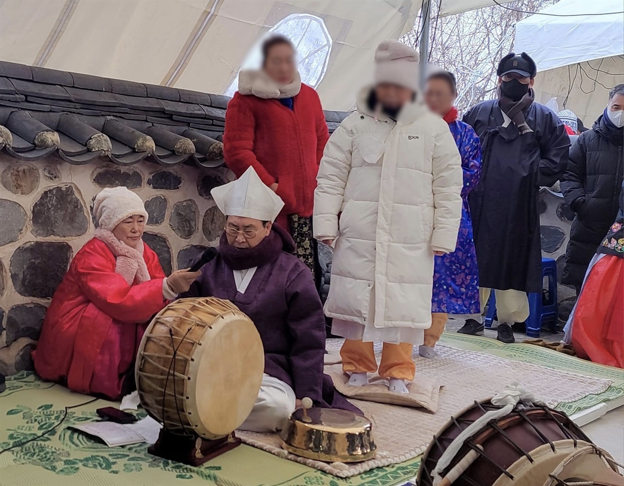 설 연휴 마지막 날인 24일, 부석면 창리 포구에서는 서산지역의 전통 풍어제인 ‘창리 영신제’가,  마을주민 200여 명이 참석한 가운데 풍어를 기원했다.