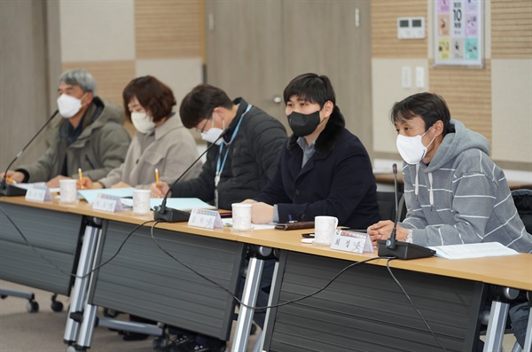  25일 경남도청에서 열린 산업안전보건위원회 회의.