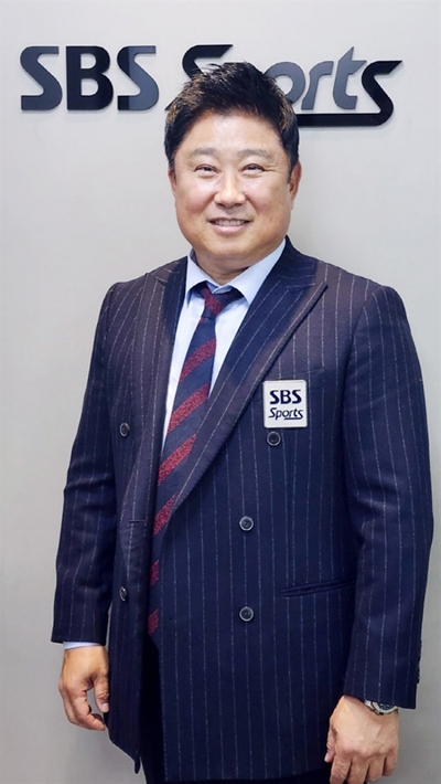  올 시즌 해설위원으로 변신한 김태형 전 감독, SBS스포츠에서 마이크를 잡는다.