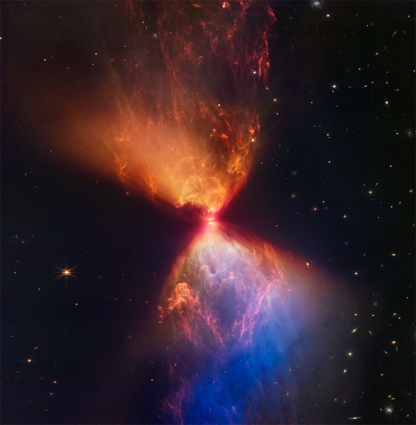 암흑성운 L1527 내의 원시성. 2022년 11월 16일 공개