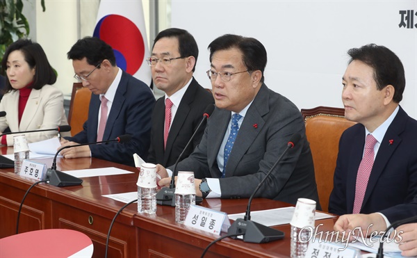 정진석 국민의힘 비상대책위원장이 6일 서울 여의도 국회에서 열린 비상대책위원회의에서 발언하고 있다.