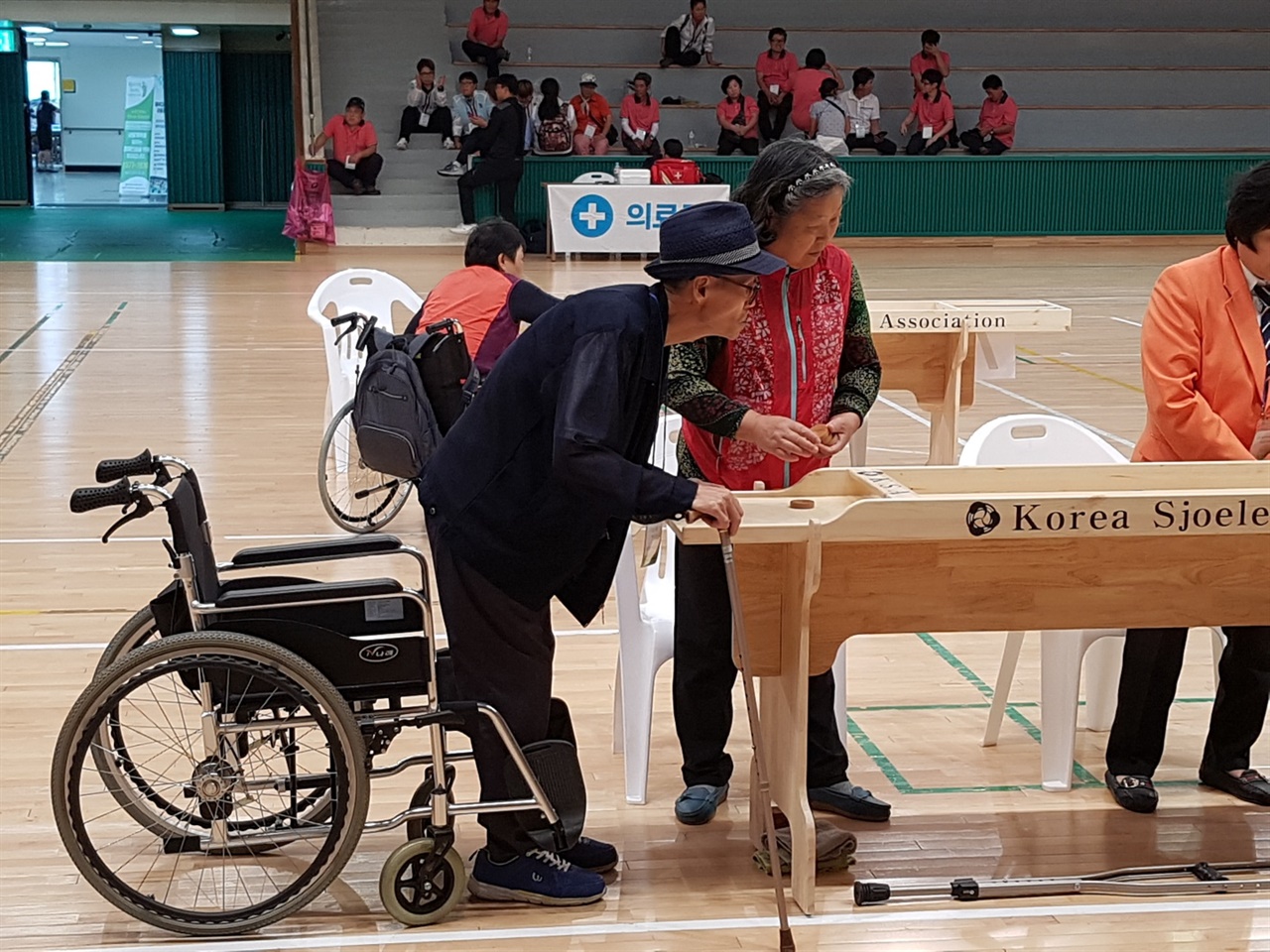 지난 2018년 청주시장배 장애인과 비장애인이 함께 하는 슐런대회에 참가한 고령장애인의 경기모습