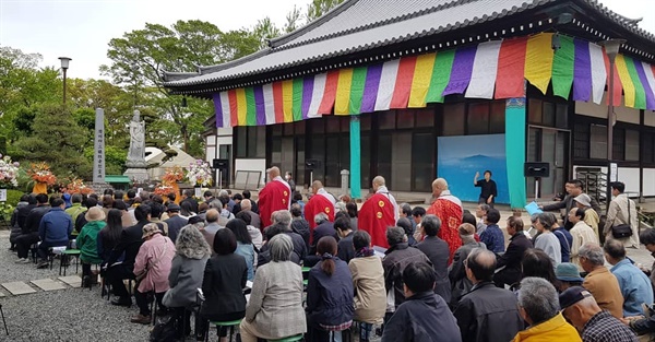 2019년 4.3 위령제에는 총련과 민단 양측을 비롯해 주오사카대한민국 영사 등이 참석해 4.3희생자들의 넋을 기렸다. 