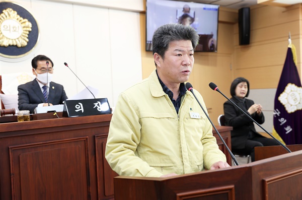 박 의원은 "지난 8대 태안군의회가 그저 집행부의 거수기 노릇하며, 태안군 집행부의 하부기관 노릇을 했다는 반복되는 일방적인 주장에 전혀 동의할 수 없다"며 김 의원의 발언에 유감을 표시했다.