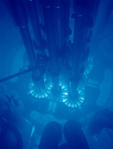 체렌코프 복사는 주로 원자로에서 볼 수 있으며 푸르스름한 빛을 띤다. 이 빛을 직접 보았다면 즉시 또는 길어야 며칠 내로 사망할 것이다.
